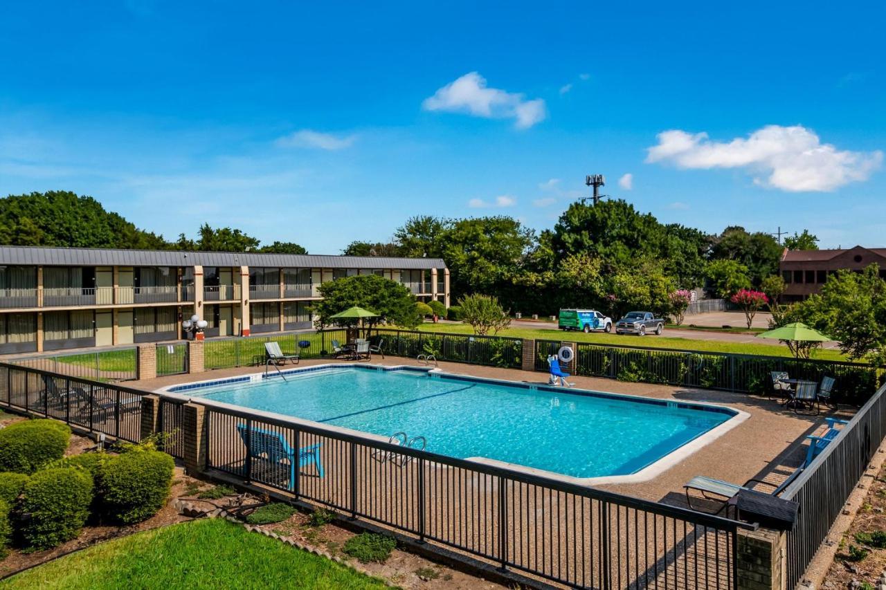 Red Roof Inn & Conference Center Mckinney Exterior photo