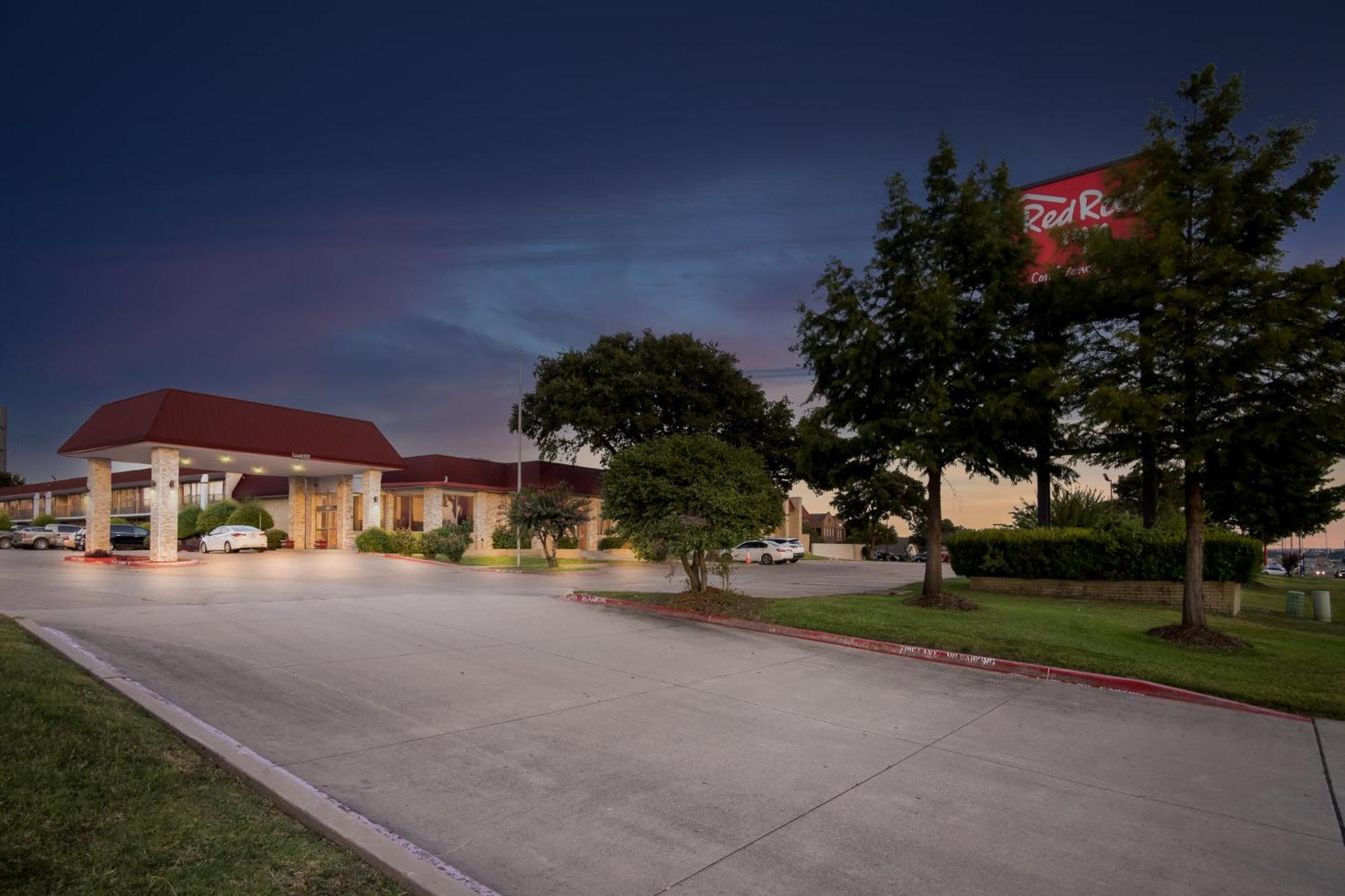 Red Roof Inn & Conference Center Mckinney Exterior photo