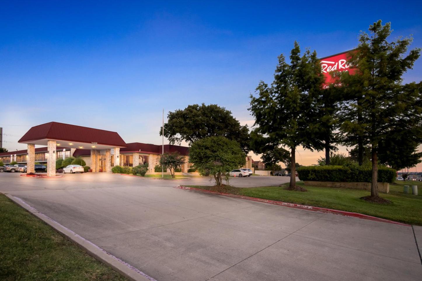 Red Roof Inn & Conference Center Mckinney Exterior photo